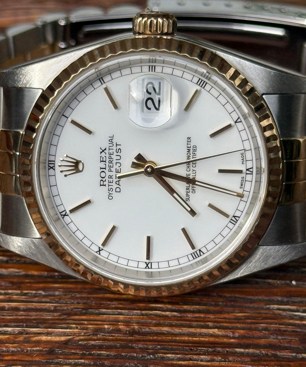 Rolex Datejust 36 - 16233 - Top Condition no stretch white dial