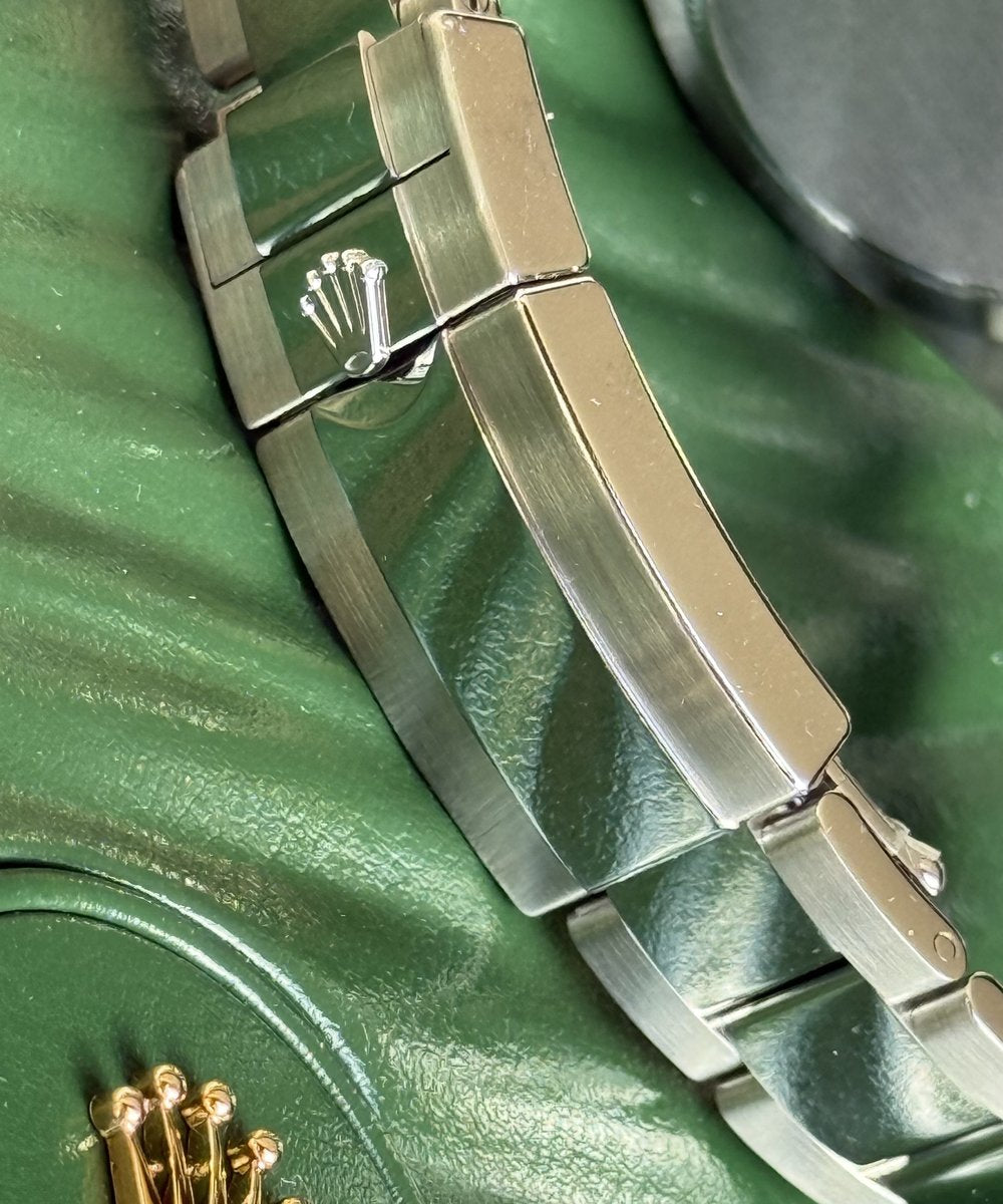 Rolex Daytona 116520 (Daytona (1988-2015)) - Excellent condition like new! Fullset - big clasp