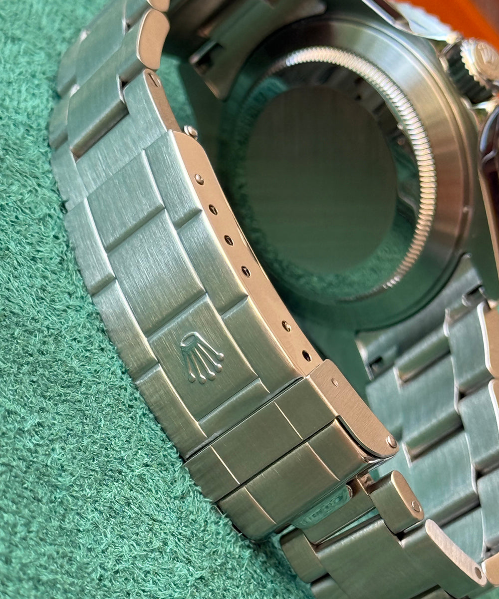 Rolex - Submariner Date - 16610 - 40 mm - top condition rehaut engrave warranty CARD