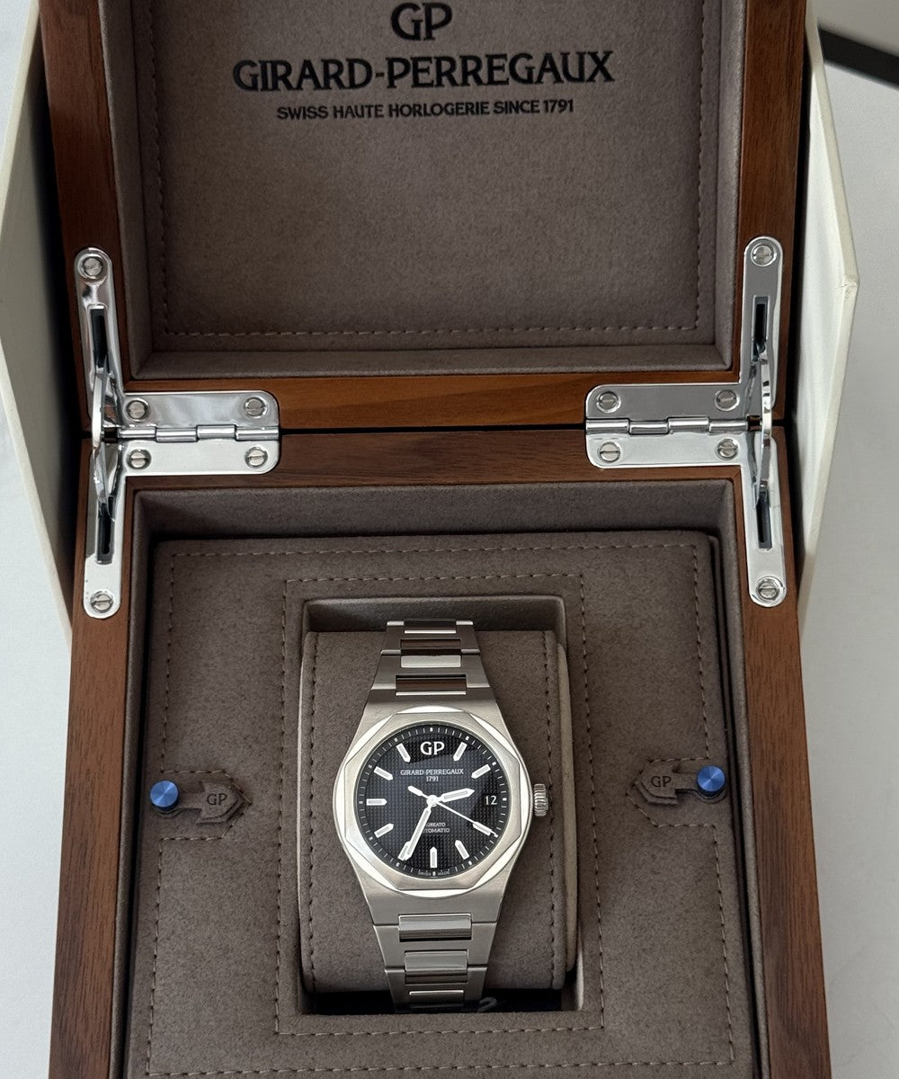 Girard Perregaux Laureato - 81010-11-634-11A - 42 mm - Schwarz