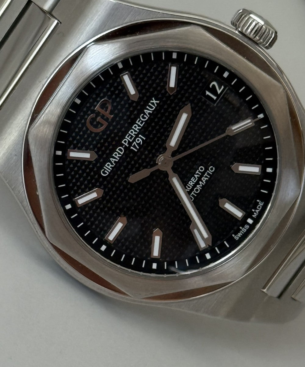 Girard Perregaux Laureato - 81010-11-634-11A - 42 mm - Schwarz