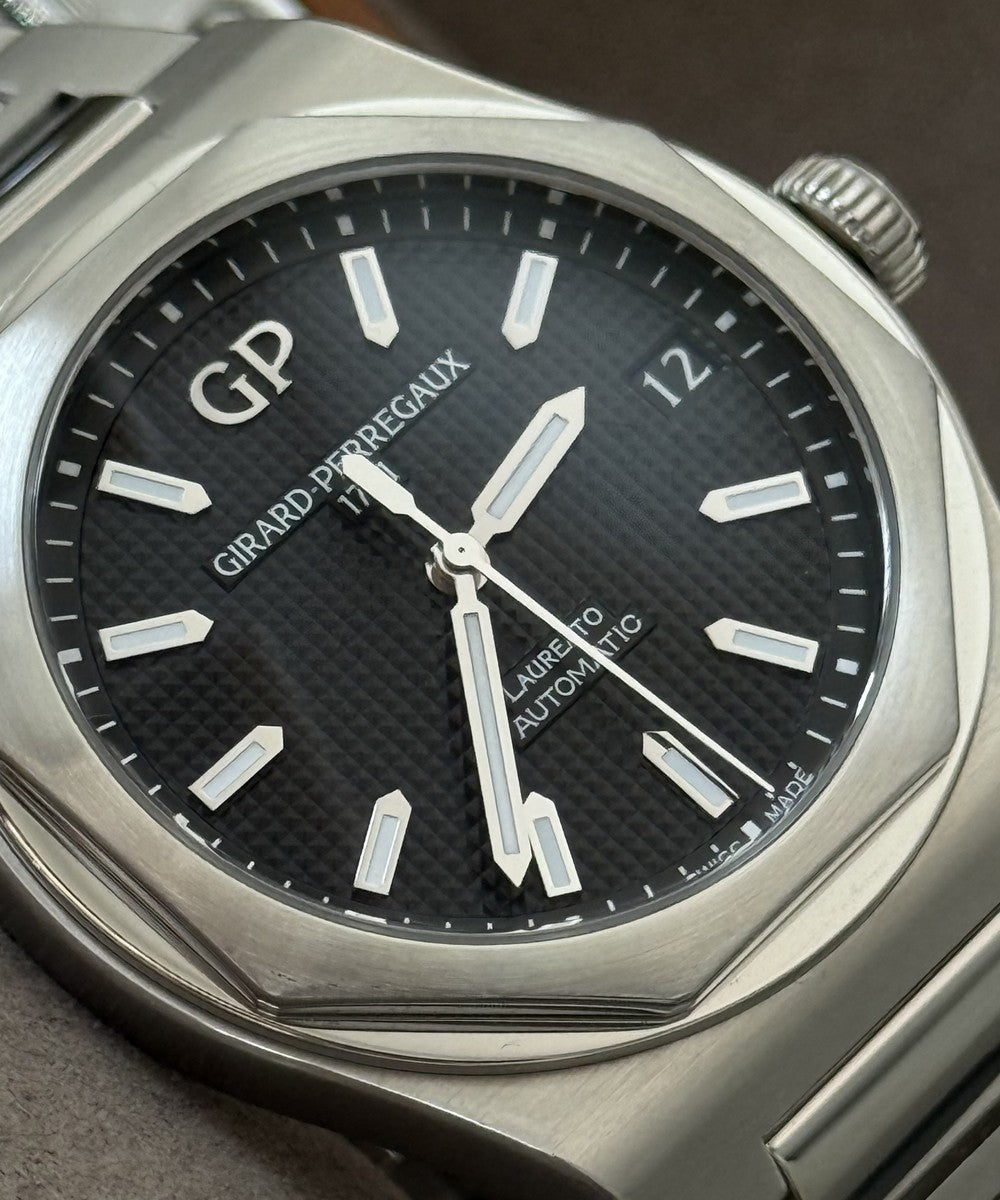 Girard Perregaux Laureato - 81010-11-634-11A - 42 mm - Schwarz