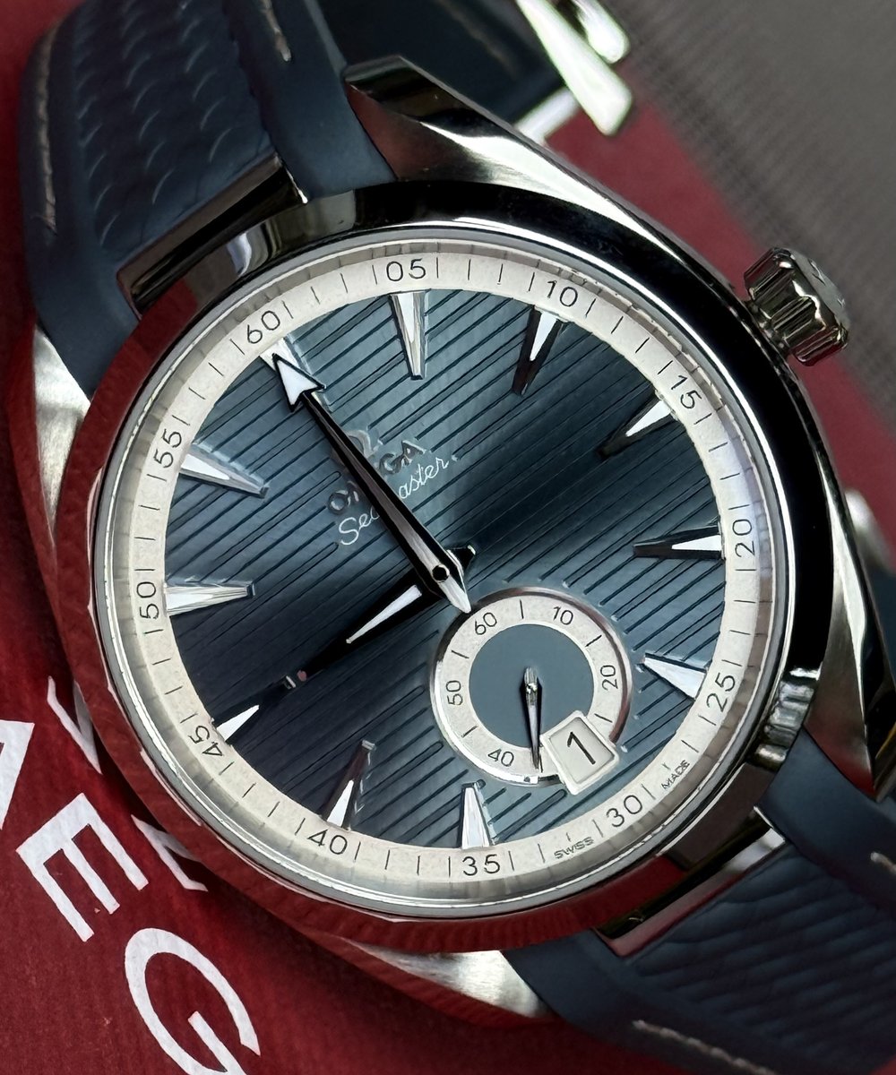 Omega Seamaster Aqua Terra 220.12.41.21.03.005 - 150m Small Seconds Top condition like new Fullset!