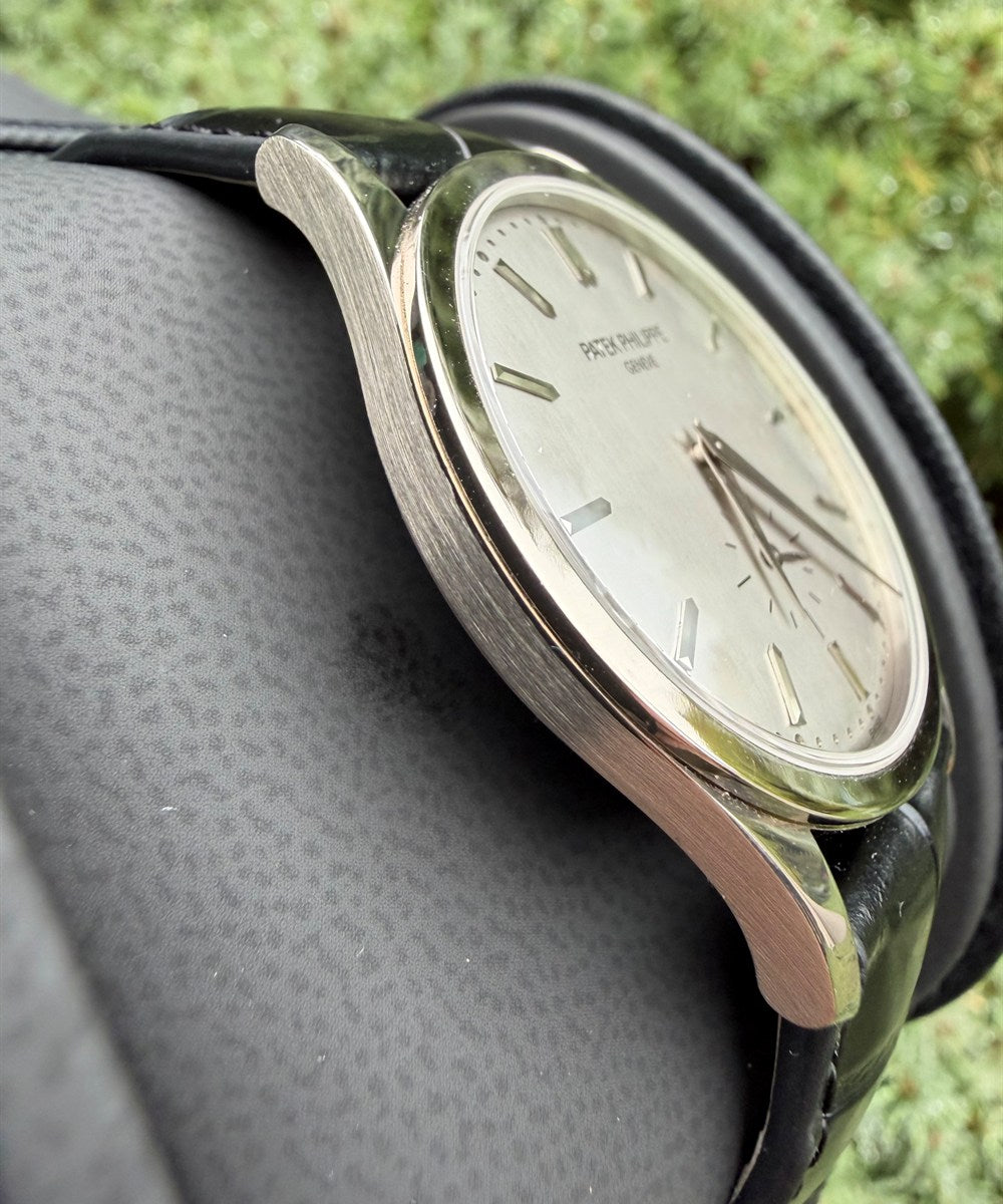 Patek Philippe Calatrava - 5196G-001 - 37 mm - Silber