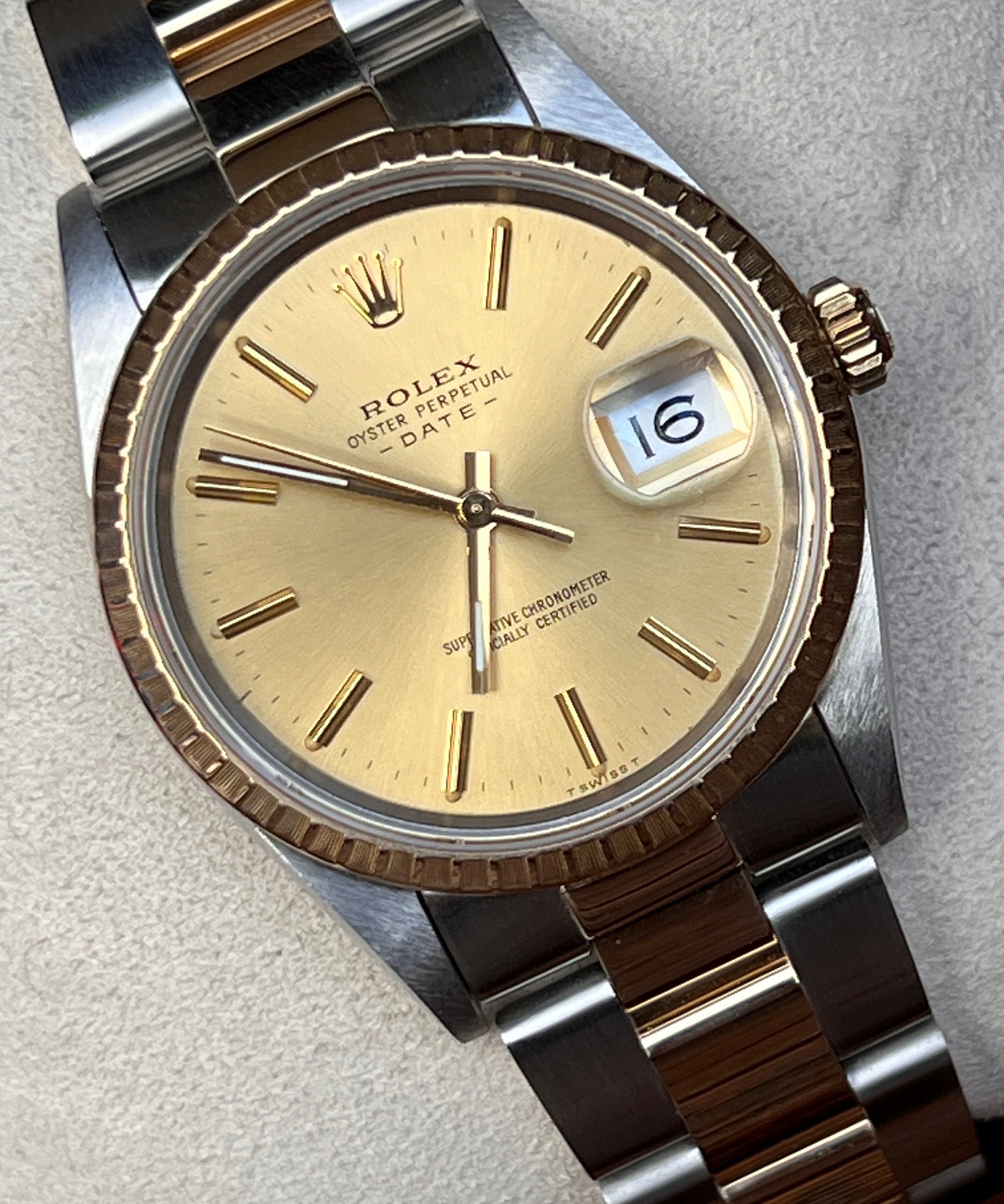 Rolex - Oyster Perpetual Date - 115233 - 34 mm