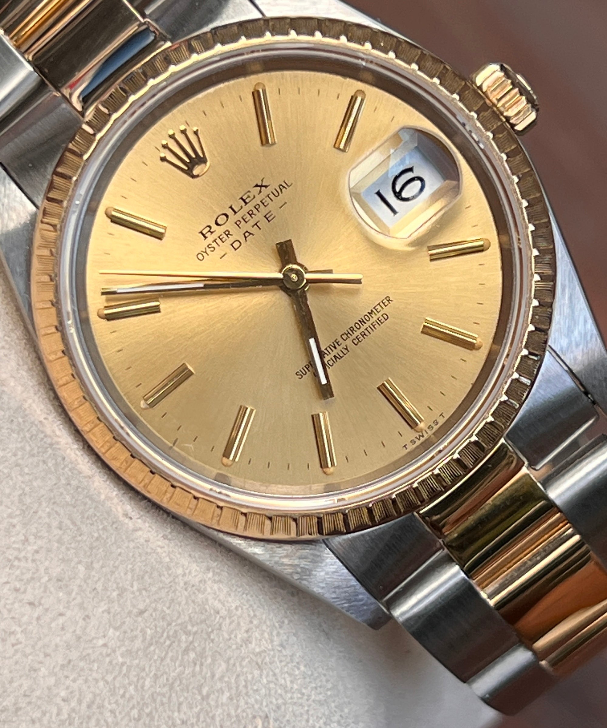 Rolex - Oyster Perpetual Date - 115233 - 34 mm