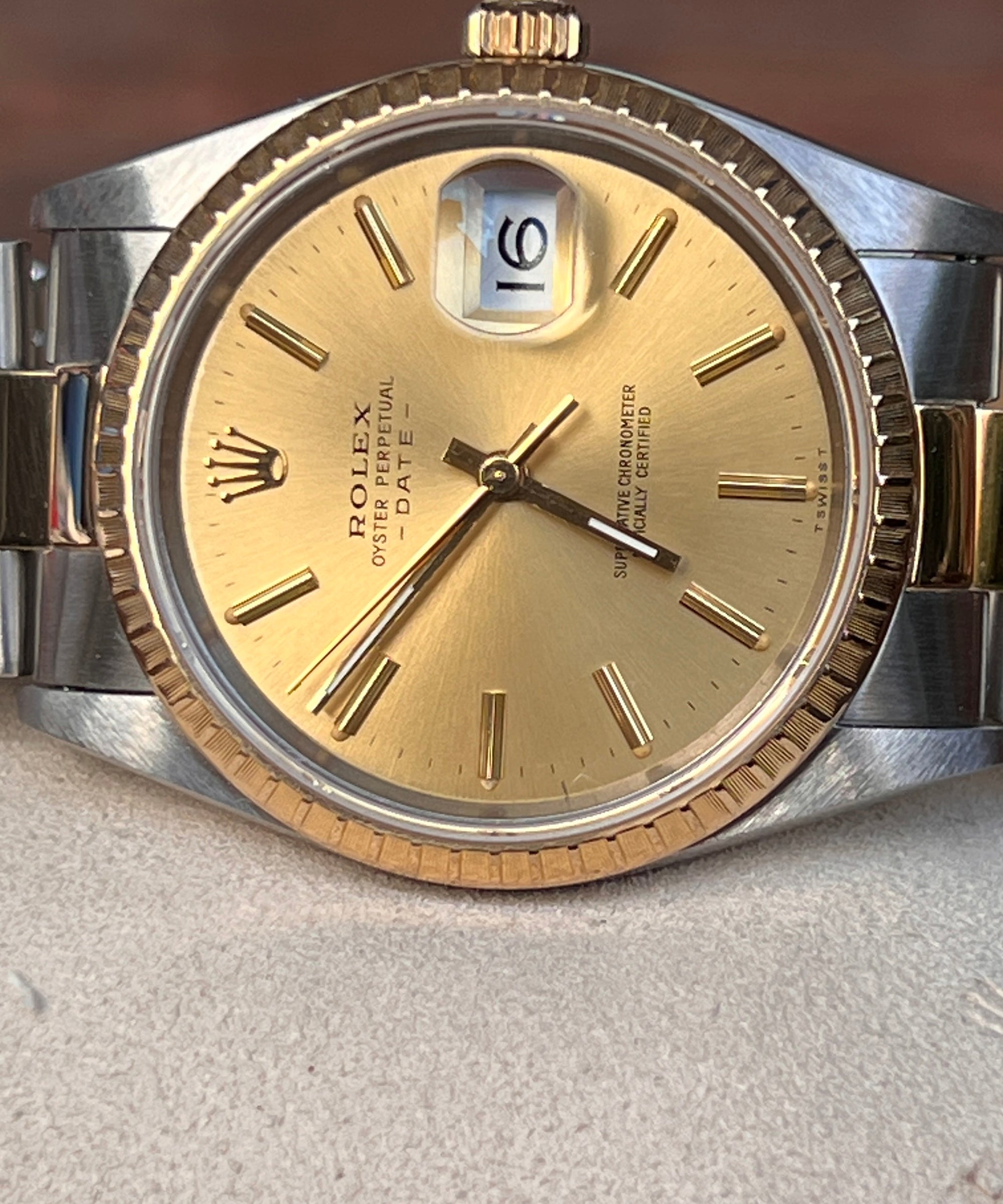 Rolex - Oyster Perpetual Date - 115233 - 34 mm