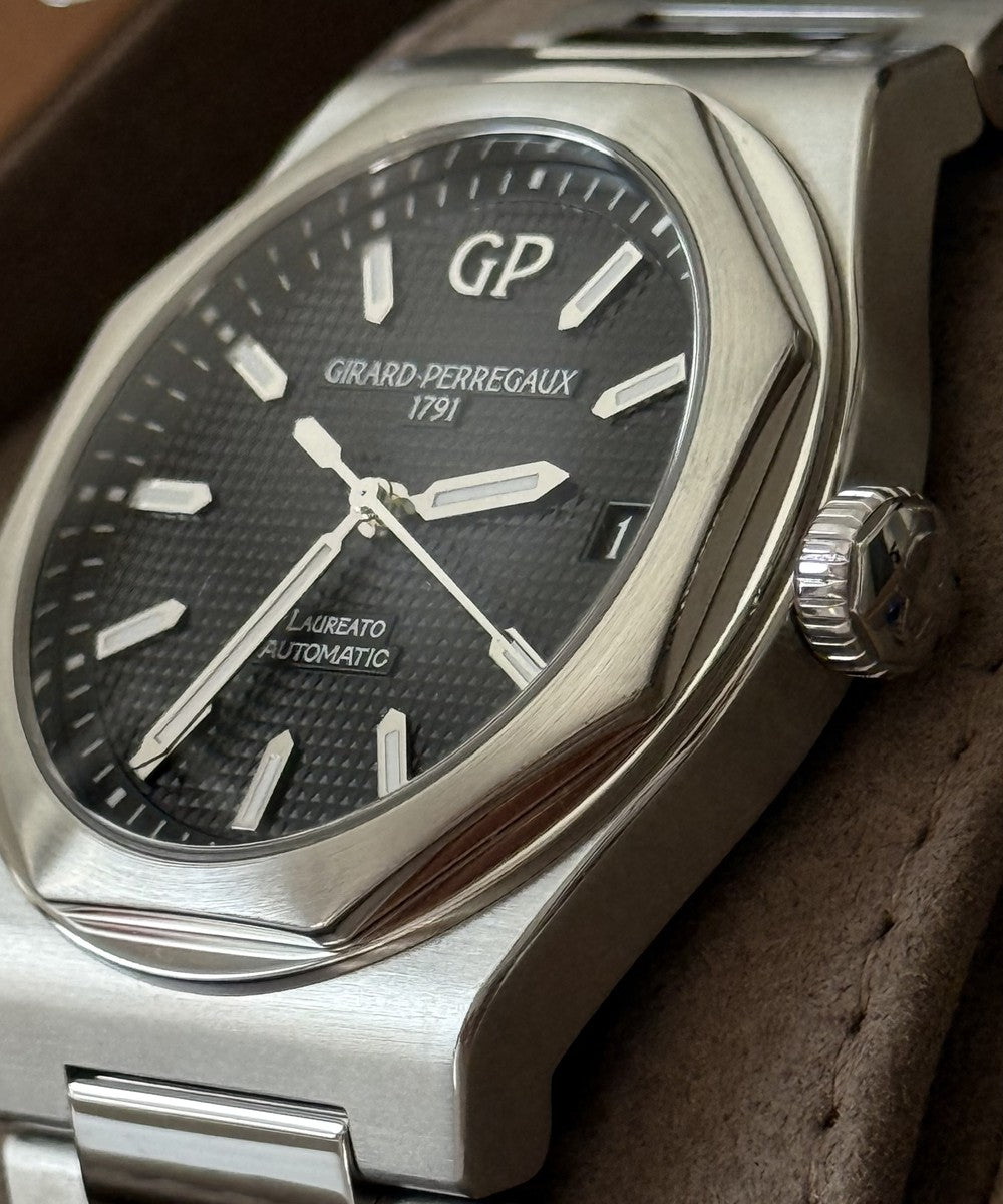 Girard Perregaux Laureato - 81010-11-634-11A - 42 mm - Schwarz