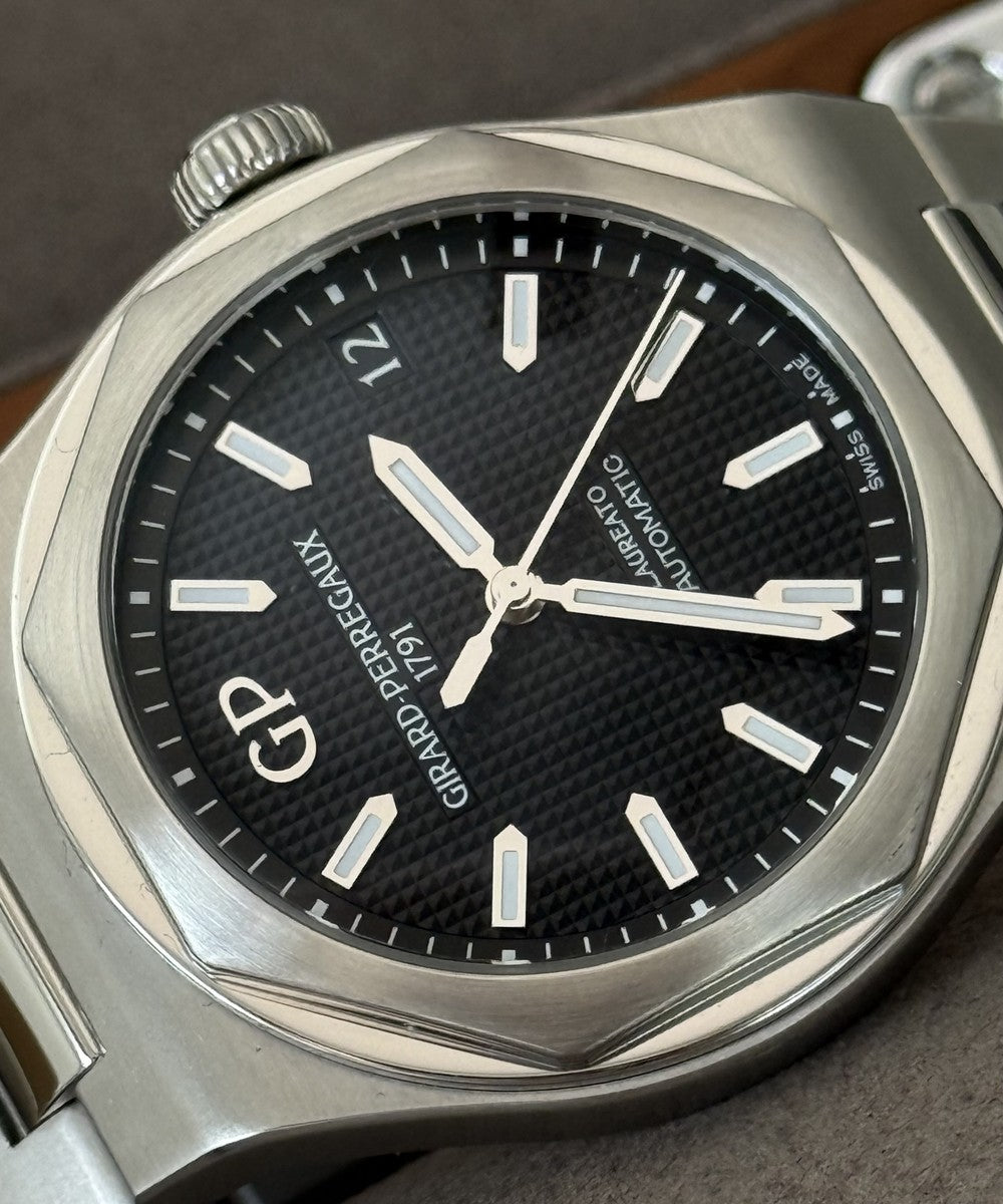 Girard Perregaux Laureato - 81010-11-634-11A - 42 mm - Schwarz