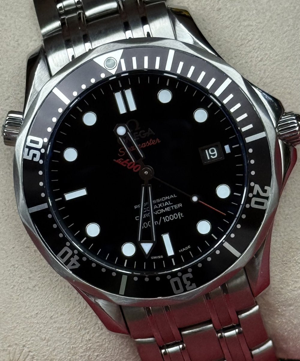 Omega Seamaster Diver 300 M - 212.30.41.20.01.001 - 007 James Bond limited edition